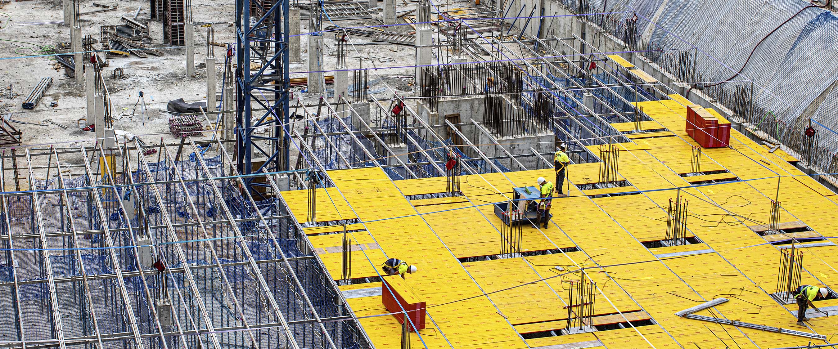 Tablero tricapa como superficie para encofrado